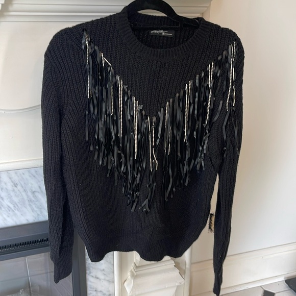 Fringe sweater perfect for girls night out or holiday party! - Picture 2 of 3